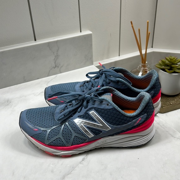 New Balance Shoes - {New Balance}Woman’s Sz 9.5 VAZEE Pace Gray w/Hot Pink Accents